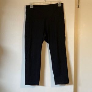 Old Navy Active Elevate Leggings, Go-Dry, Black, Capris, size L